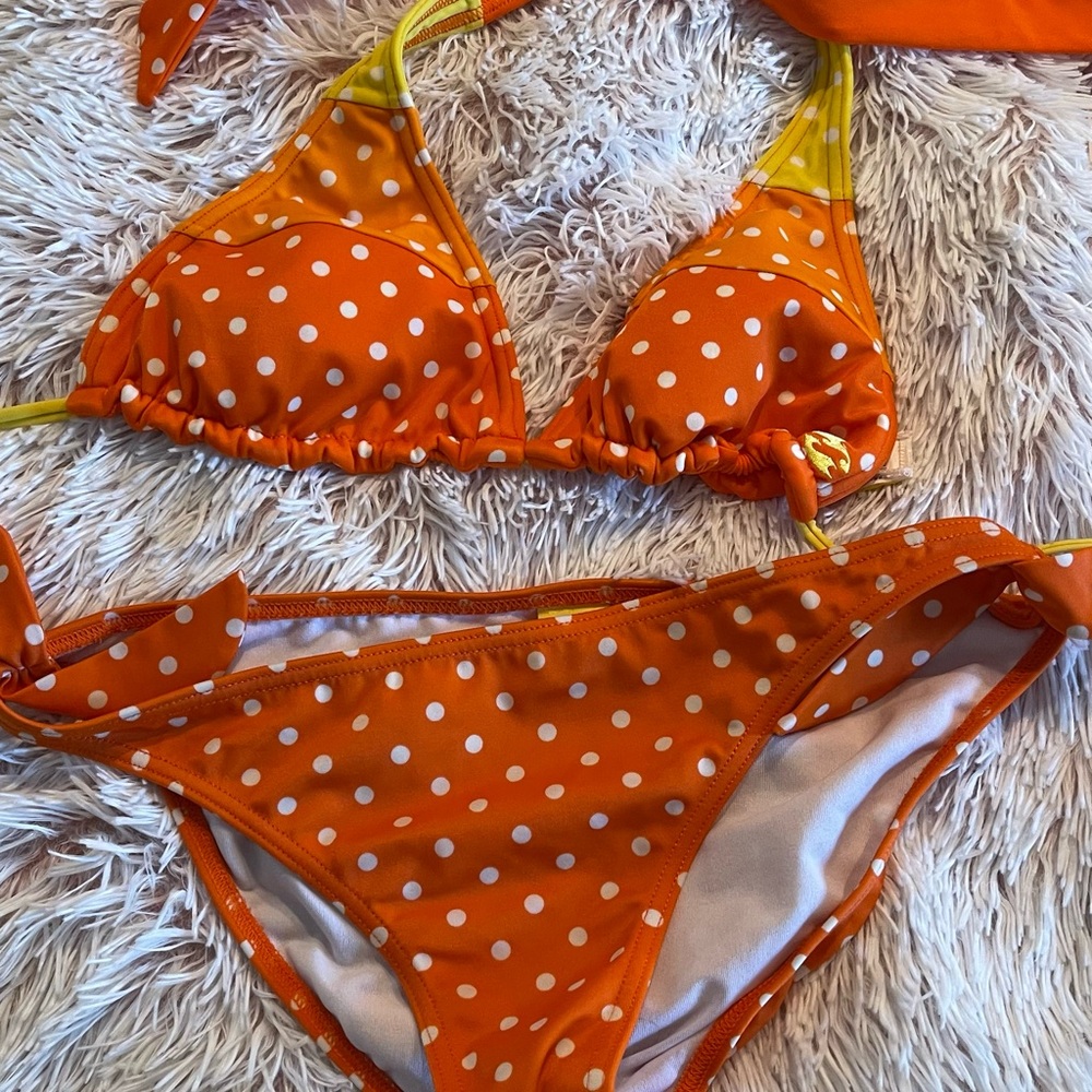 Billabong Orange polka dot bikini size medium